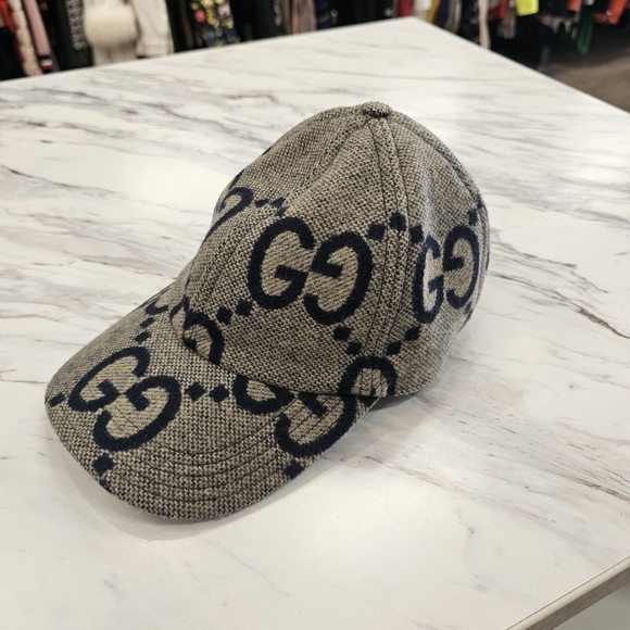 Gucci Beige and Navy Cap - Picture 1 of 8